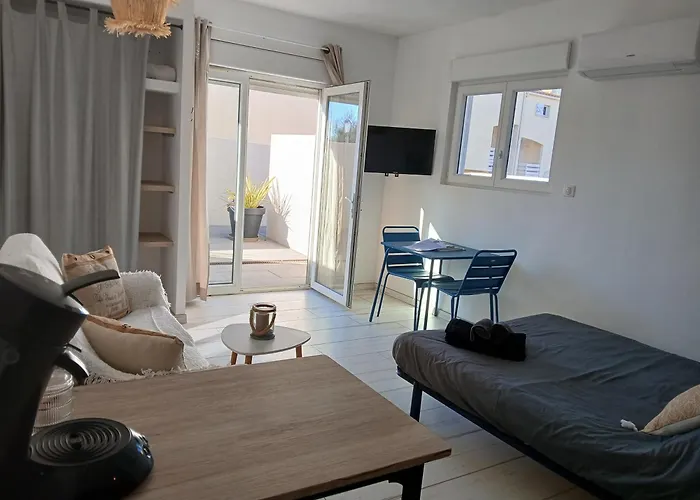 Maison Basalte * アグド